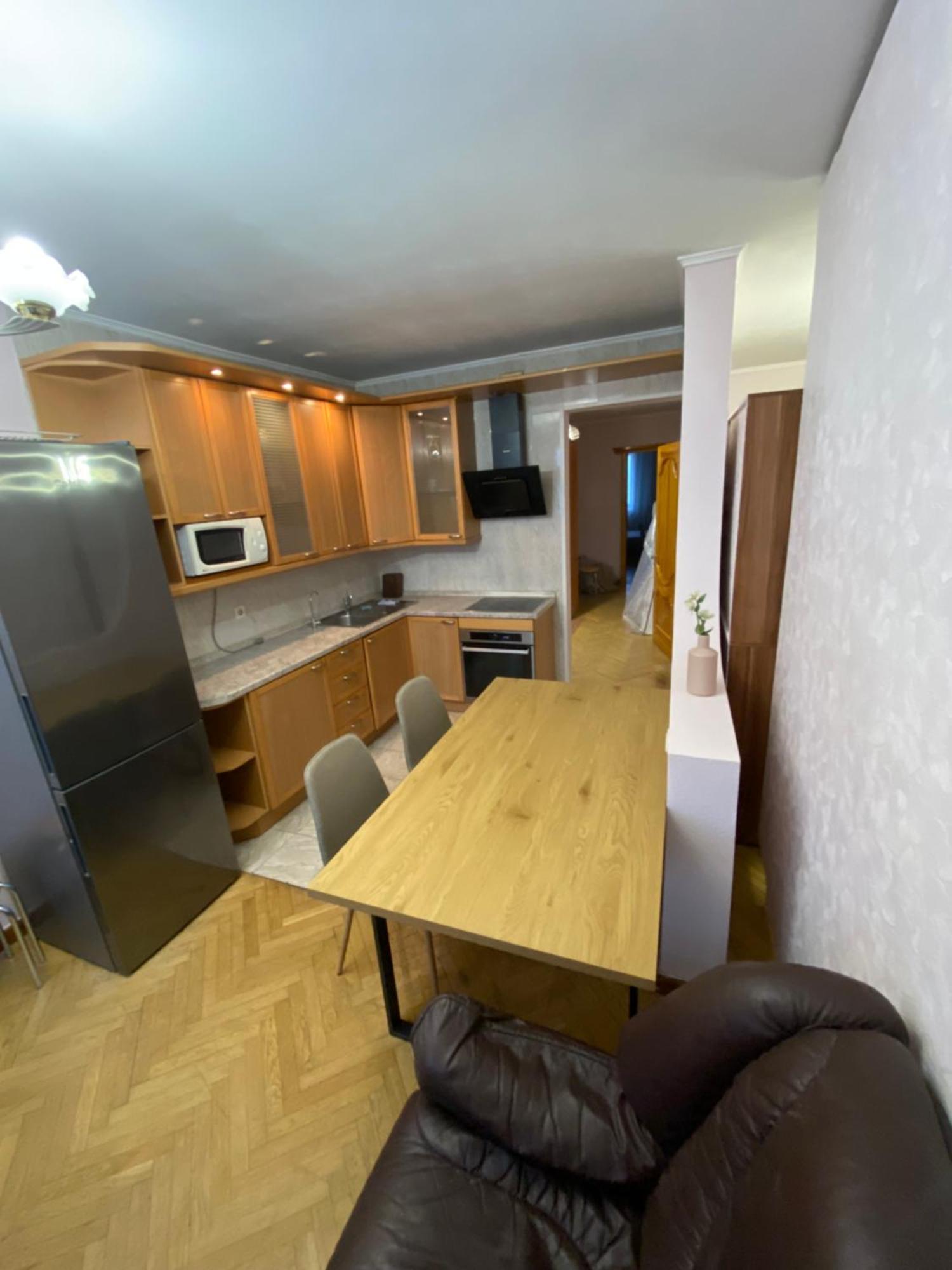 Real Home Apartments- Geroiv Dnipra Metro Station Kiew Exterior foto