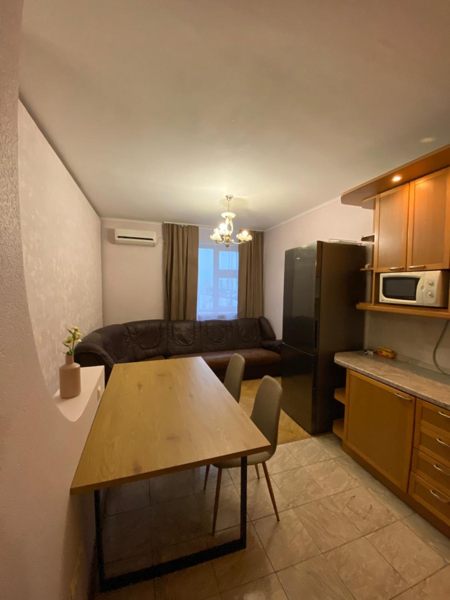 Real Home Apartments- Geroiv Dnipra Metro Station Kiew Exterior foto
